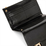 Portafoglio donna con dettagli logo