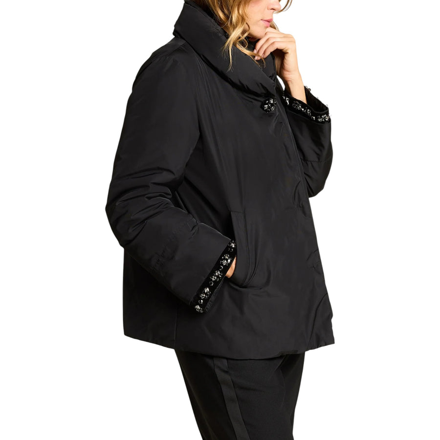 Piumino donna ricamato a mano