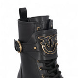 Anfibi donna in pelle con cinturino logato davanti