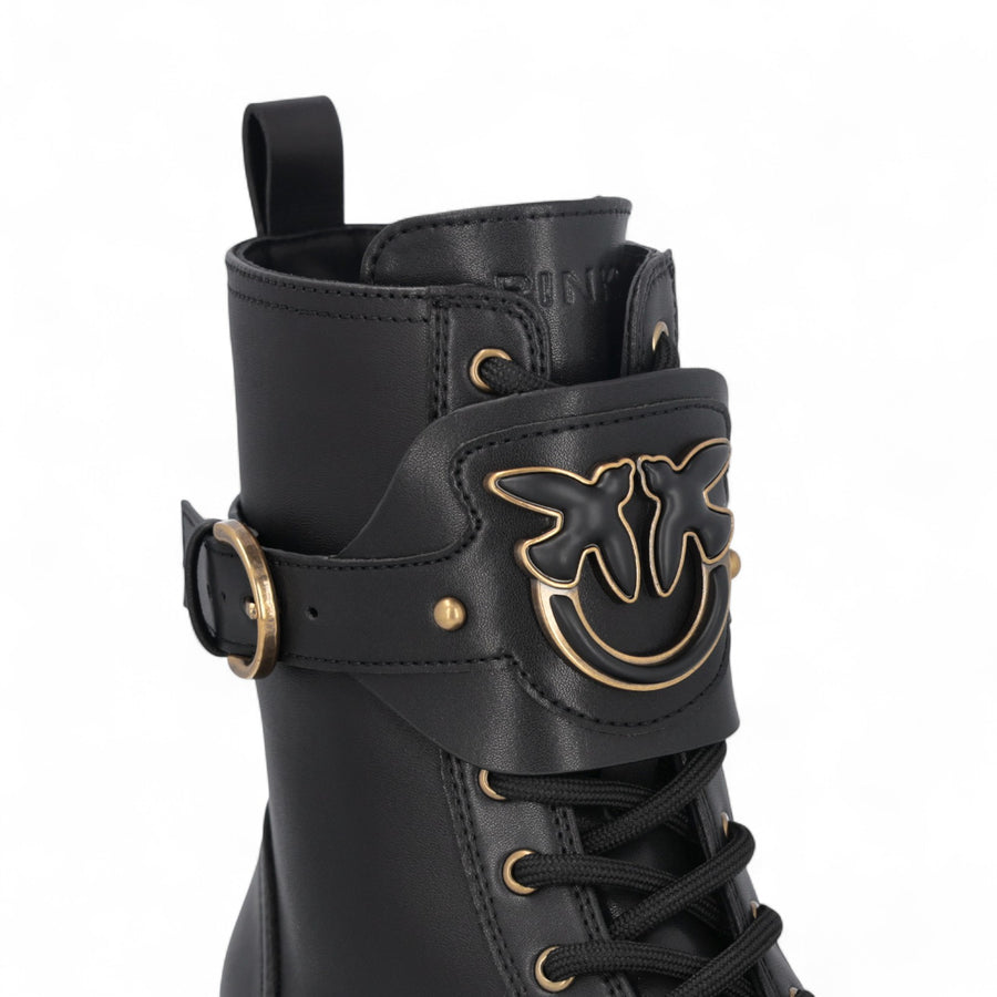 Anfibi donna in pelle con cinturino logato davanti
