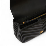 Borsa a mano grande Love Bag Puff in nappa chevron