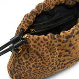 Clutch donna a spalla piccola in suede con stampa leopardata