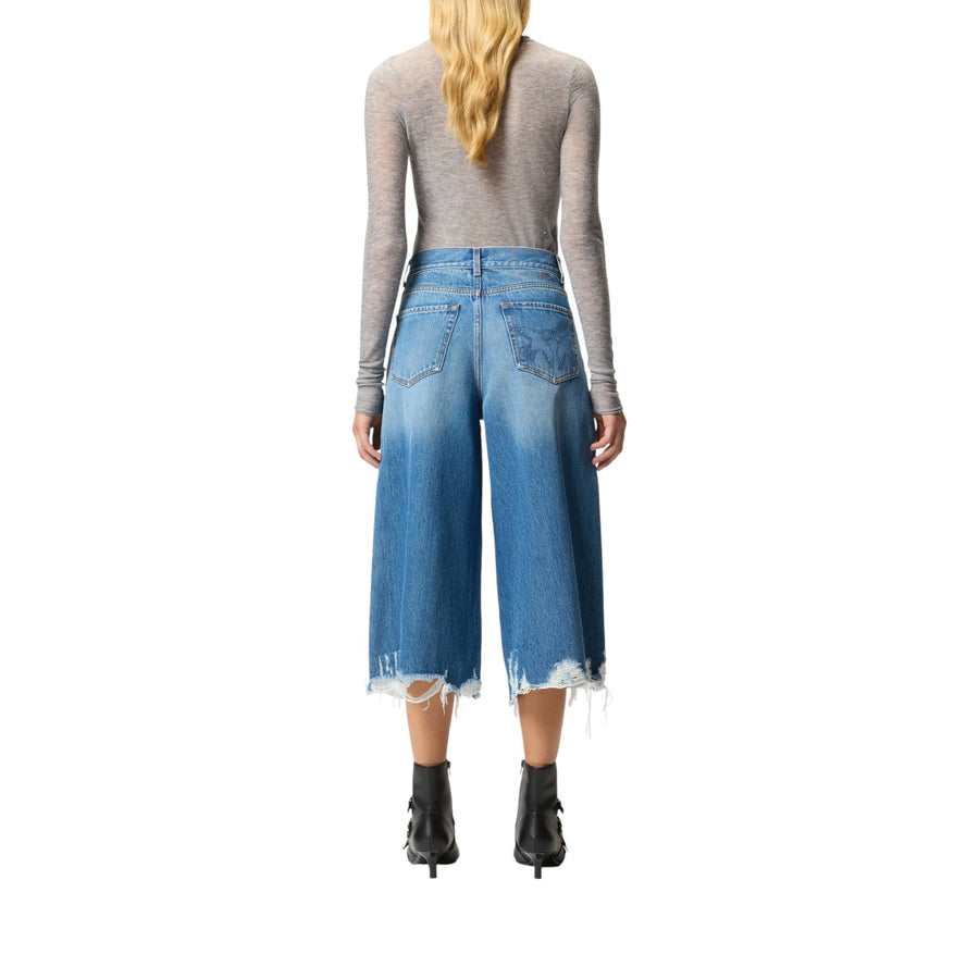 Jeans donna bermuda lungo con orlo distressed