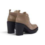Stivaletti donna in suede stringati