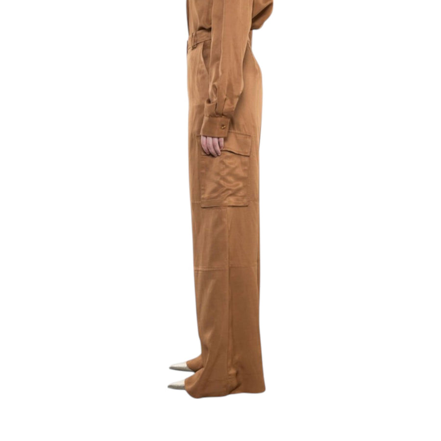 Pantaloni donna linea dritta impunturati con tasche
