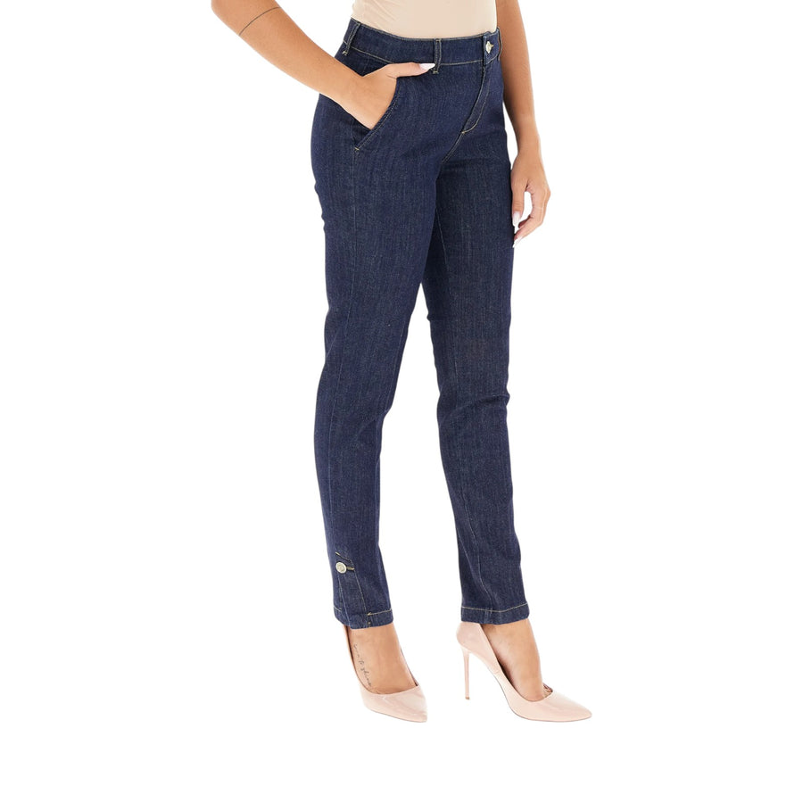 Jeans donna a sigaretta