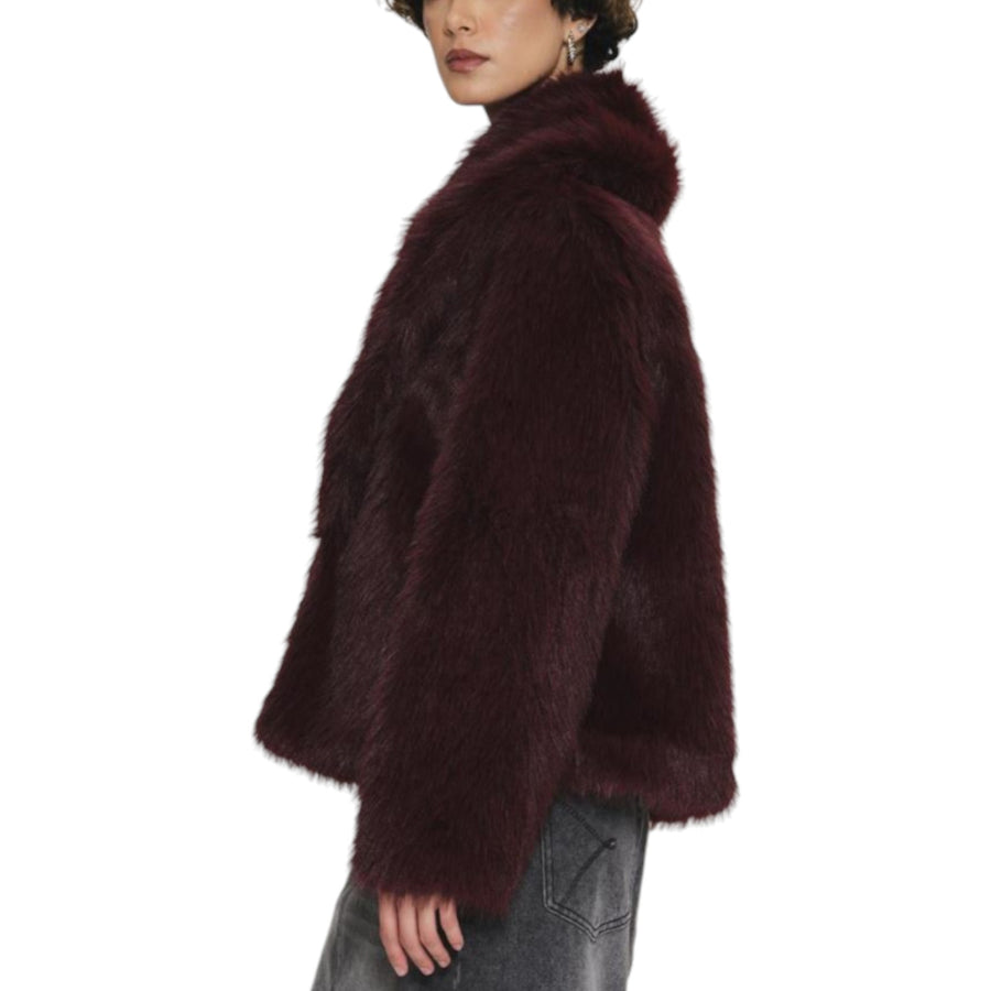 Ecopelliccia donna corta con collo sciallato