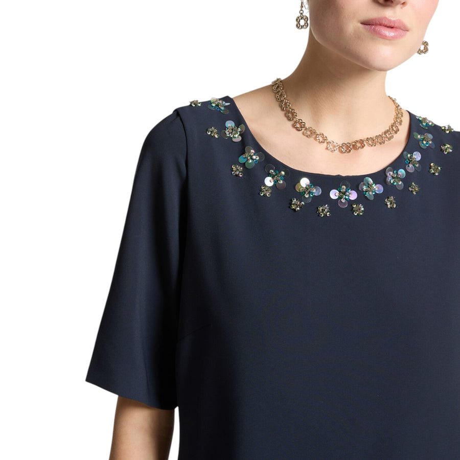 Abito donna elegante con ricamo