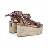 Sandali zeppa con foulard