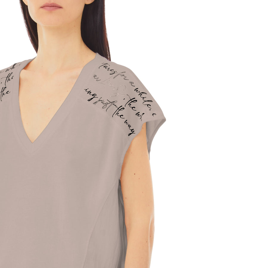 T-shirt donna con scritte e scollo a V