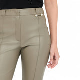Pantaloni donna flare in tessuto spalmato