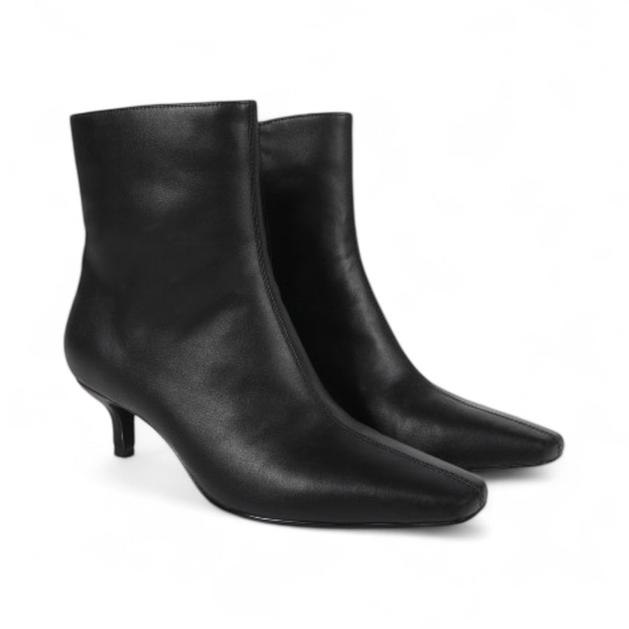 Stivaletti donna con tacco a punta