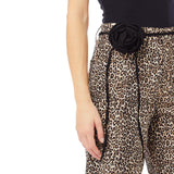 Pantaloni donna animalier con cintura con rosa