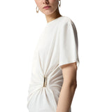 T-shirt donna  con drappeggio e dettaglio dorato