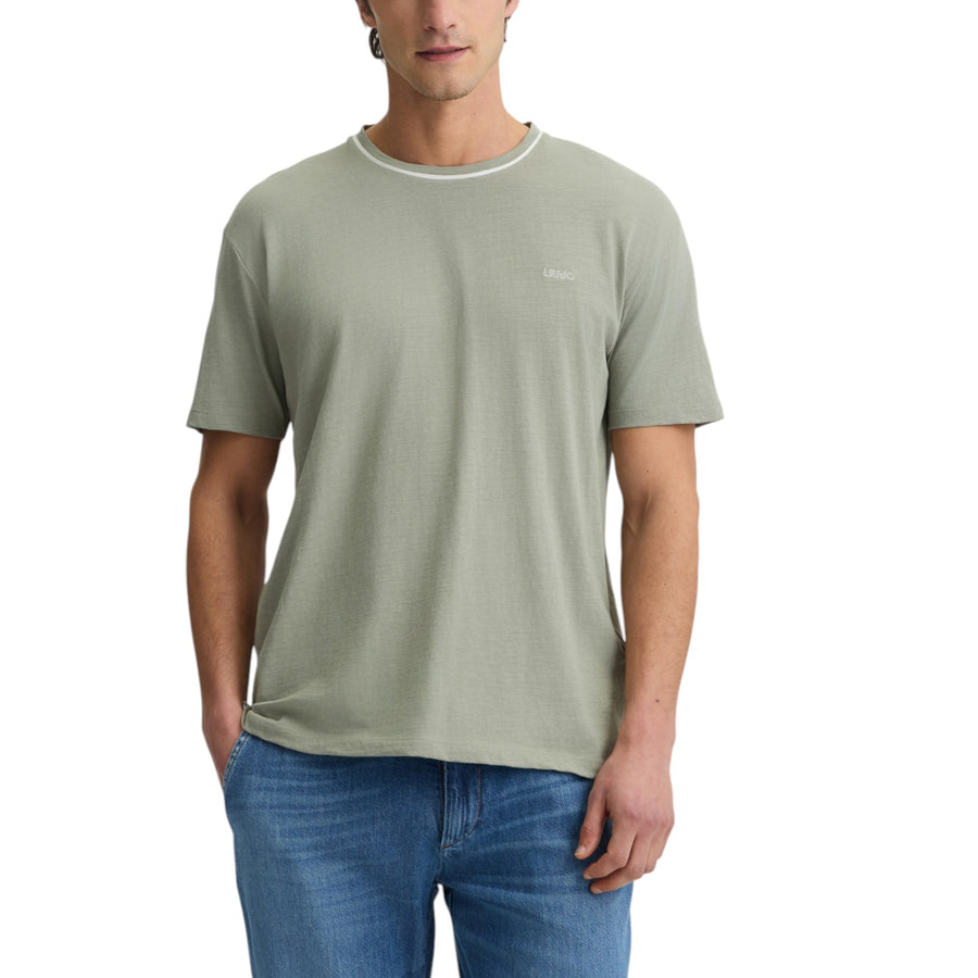 T-shirt color salvia