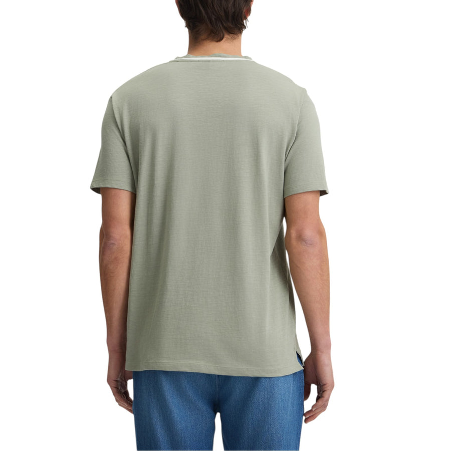T-shirt color salvia