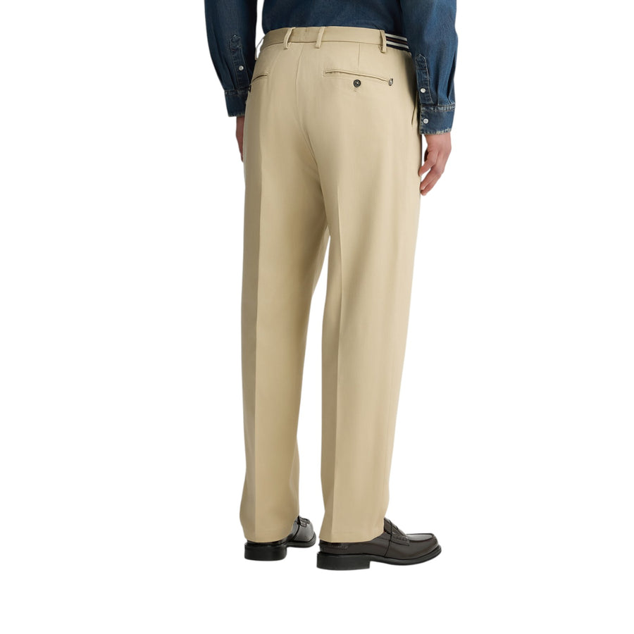 Pantaloni con inserto elastico