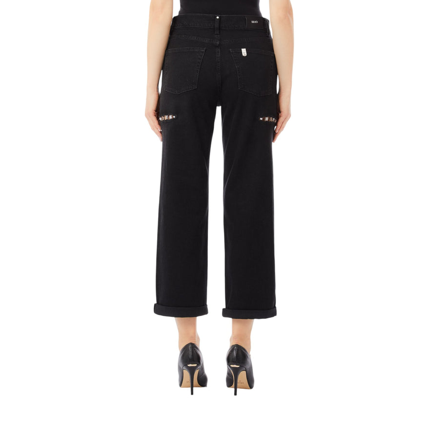 Jeans donna con dettagli gioiello