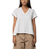 T-shirt donna scollo a v con pizzo sulla schiena