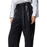 Pantalone donna nero in tela tecnica con dettagli in tessuto spalmato