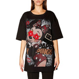 T-shirt con patch e applicazioni in strass