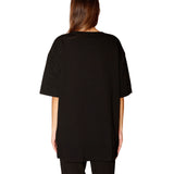 T-shirt con patch e applicazioni in strass